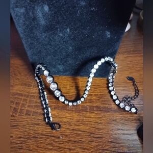 Curvy Black & Diamond Style Gems Choker